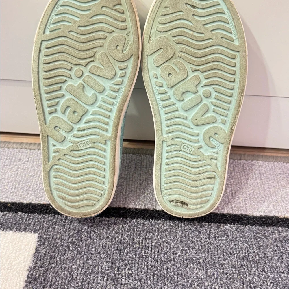 Native Shoes Kids Water Shoes in Aqua and White - Picture 2 of 5